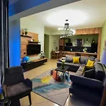 アパート Cityscape 2br Kavaja St, 11 Fl, Dajti View